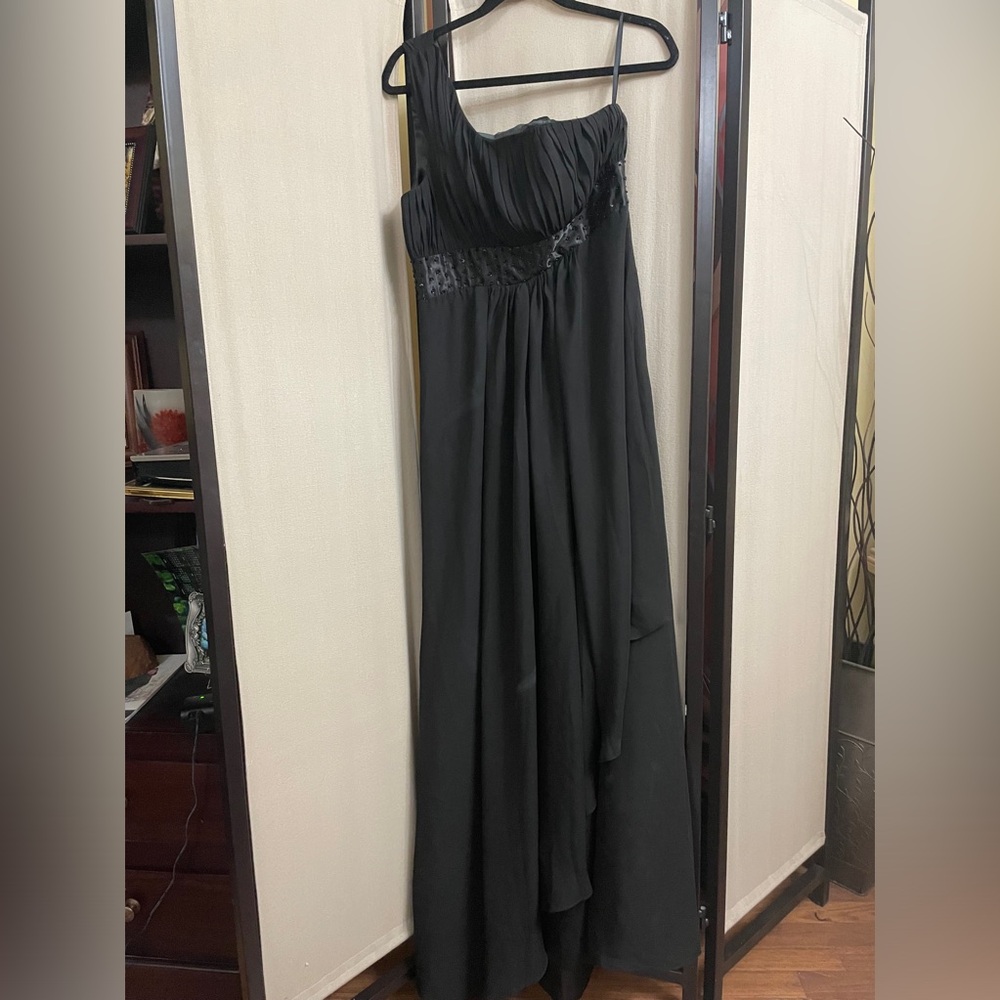 🌺 $35.00 ⬇️🌺 Black Halter Sleeveless Gown for Cocktail Parties, weddings/Prom.
